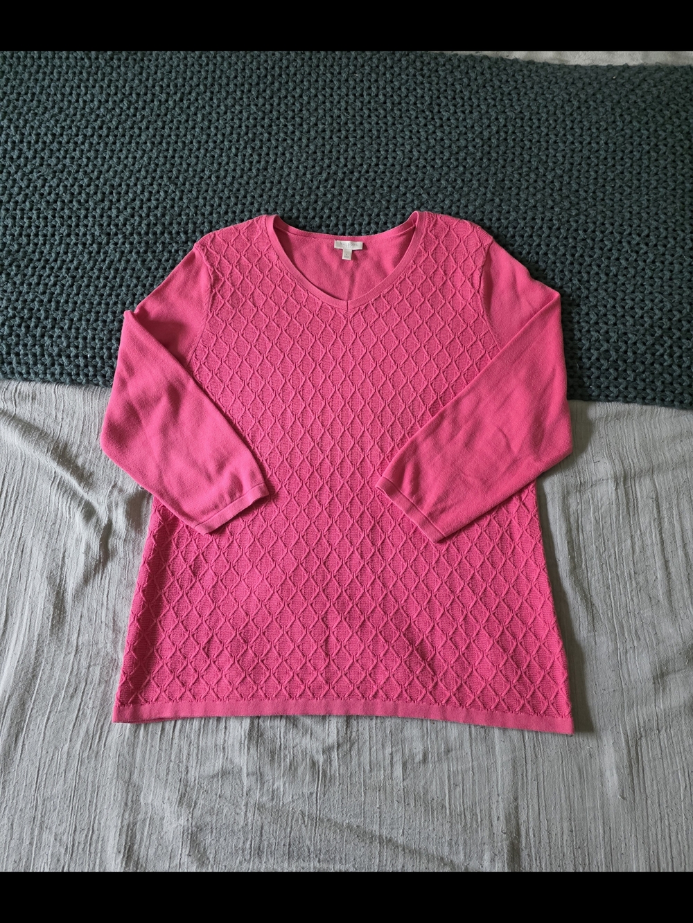 Talbots Hot Pink V‑Neck Diamond Knit Long Sleeve Top